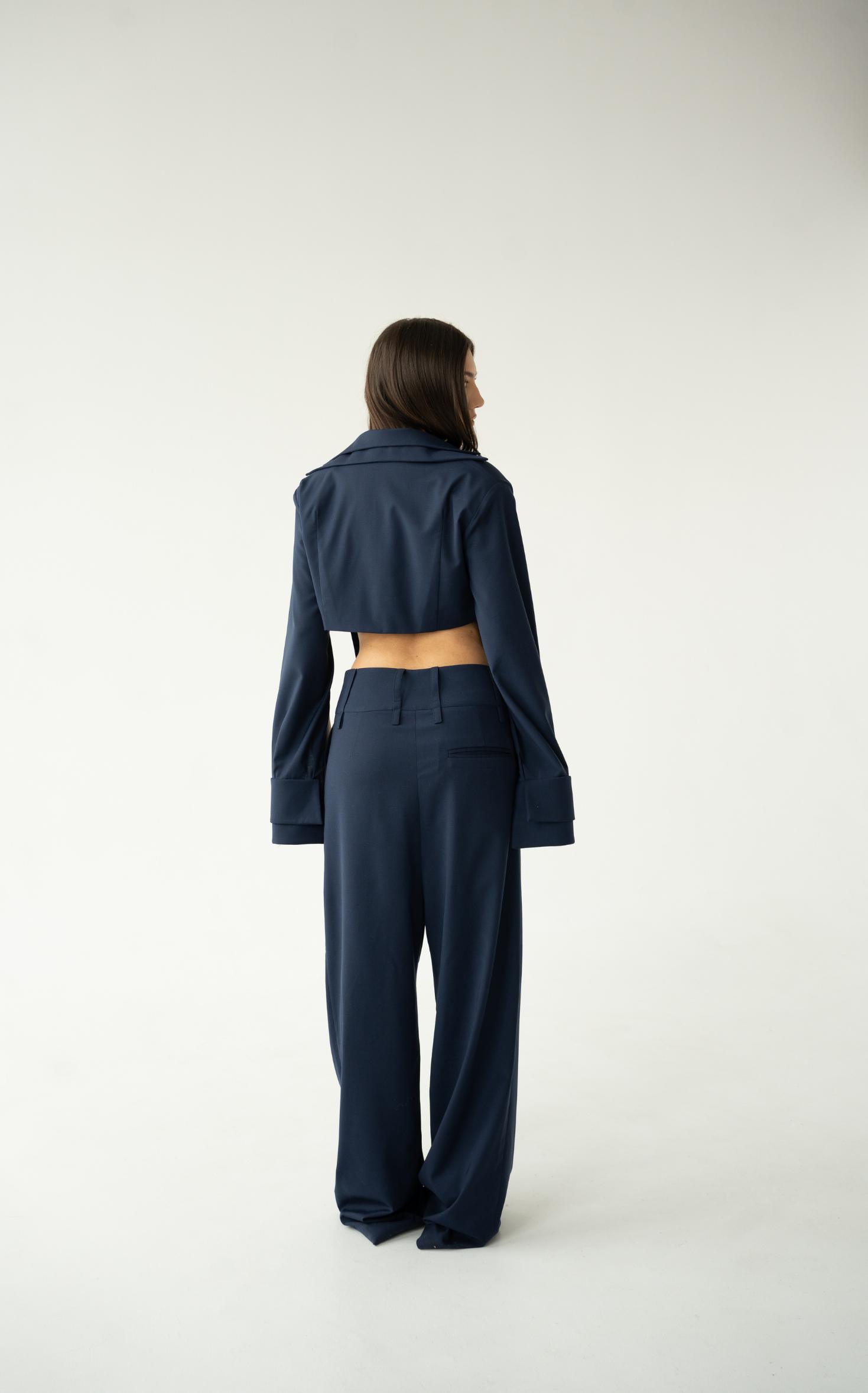 LOW-WAIST WOOL PANTS IN NAVY